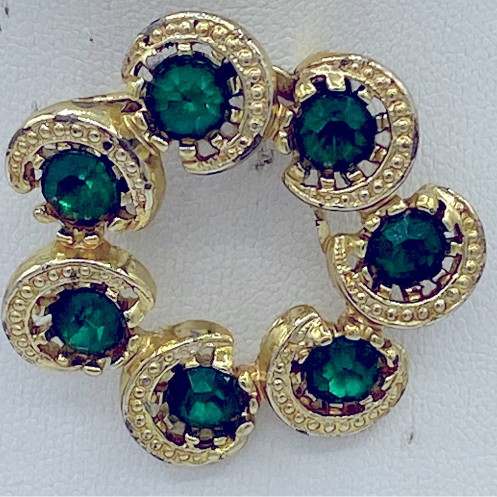 Vintage Green Rhinestones and Gold Tone Textured Brooch 2 1/4”
